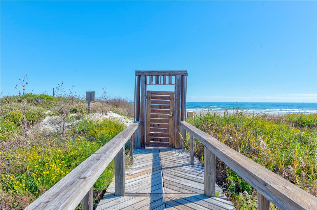 800 Sandcastle Dr 415 Property Photo 22