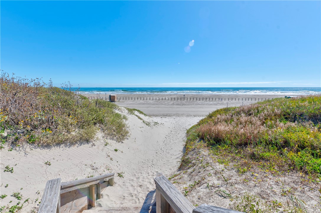 800 Sandcastle Dr 415 Property Photo 27