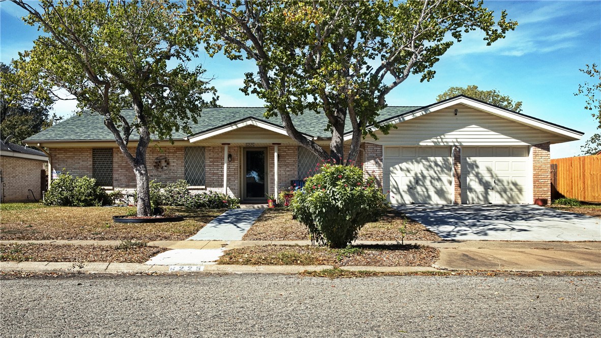 6225 Sweeney Dr Property Photo 2