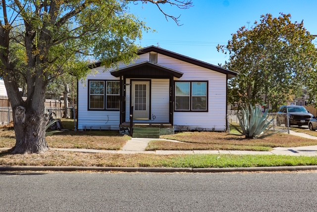 2746 Prescott St Property Photo 1