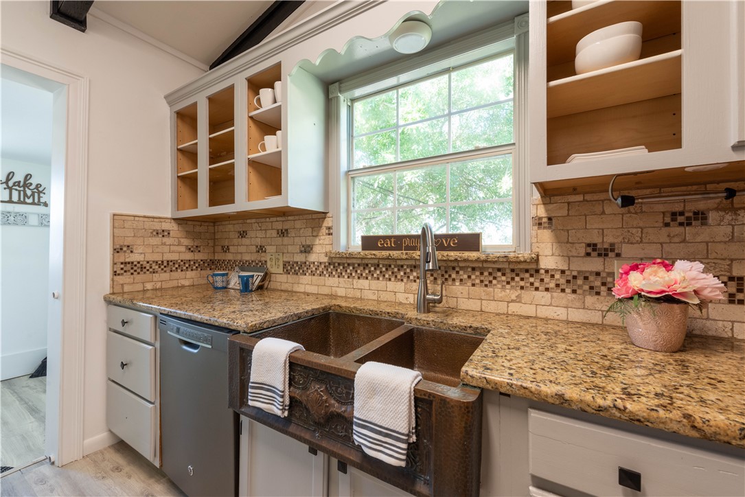 132 Zenna Dr Property Photo 3
