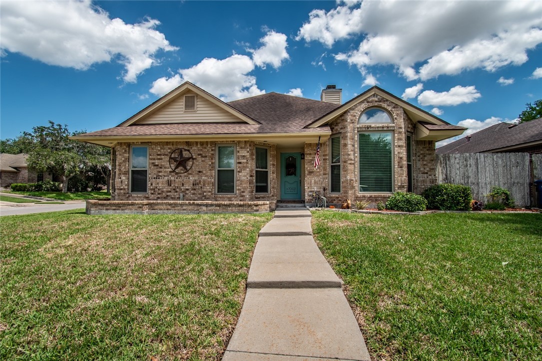 7002 Sun Wood Dr Property Photo 1