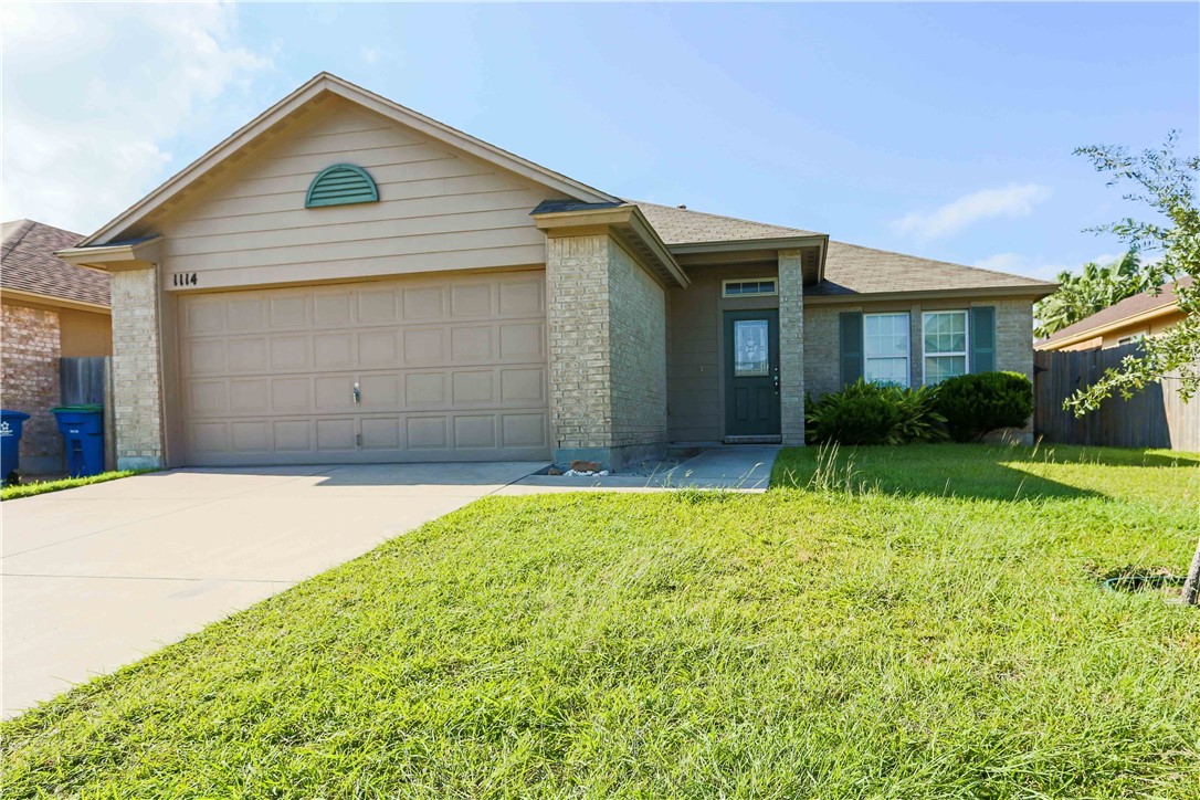 1114 Livermore St Property Photo 1