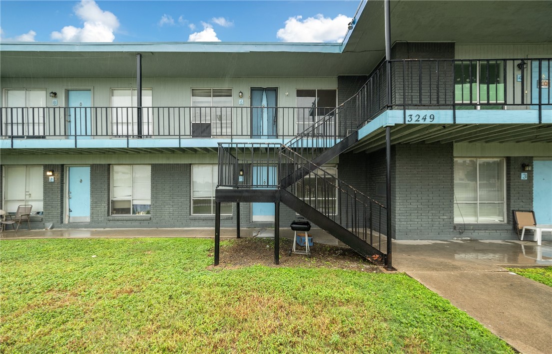 3233 S Staples St 3 Property Photo 1