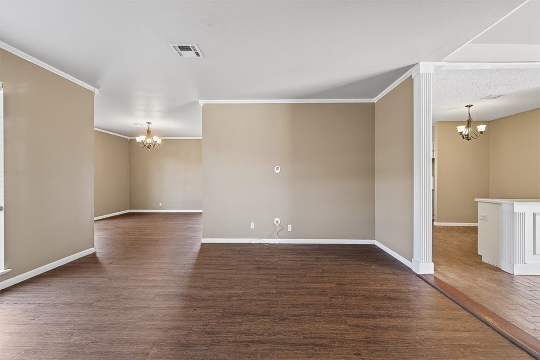 6418 Long Circle Property Photo 6