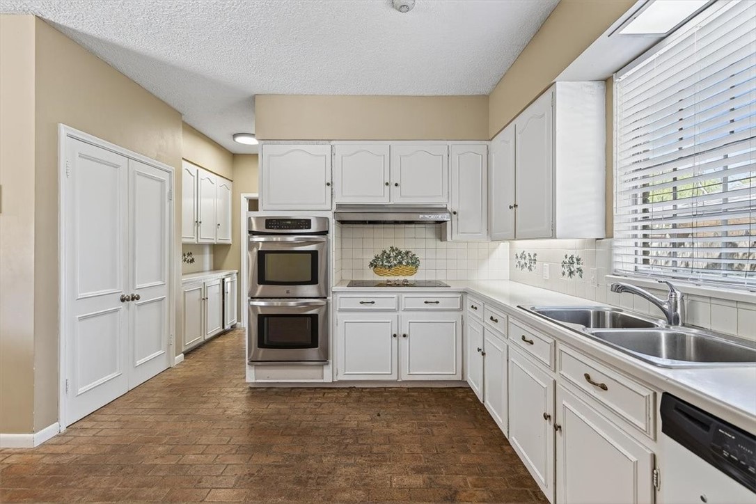 6418 Long Circle Property Photo 12