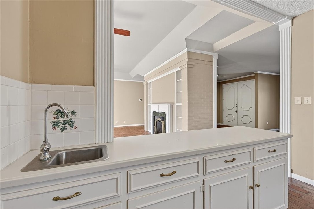 6418 Long Circle Property Photo 15