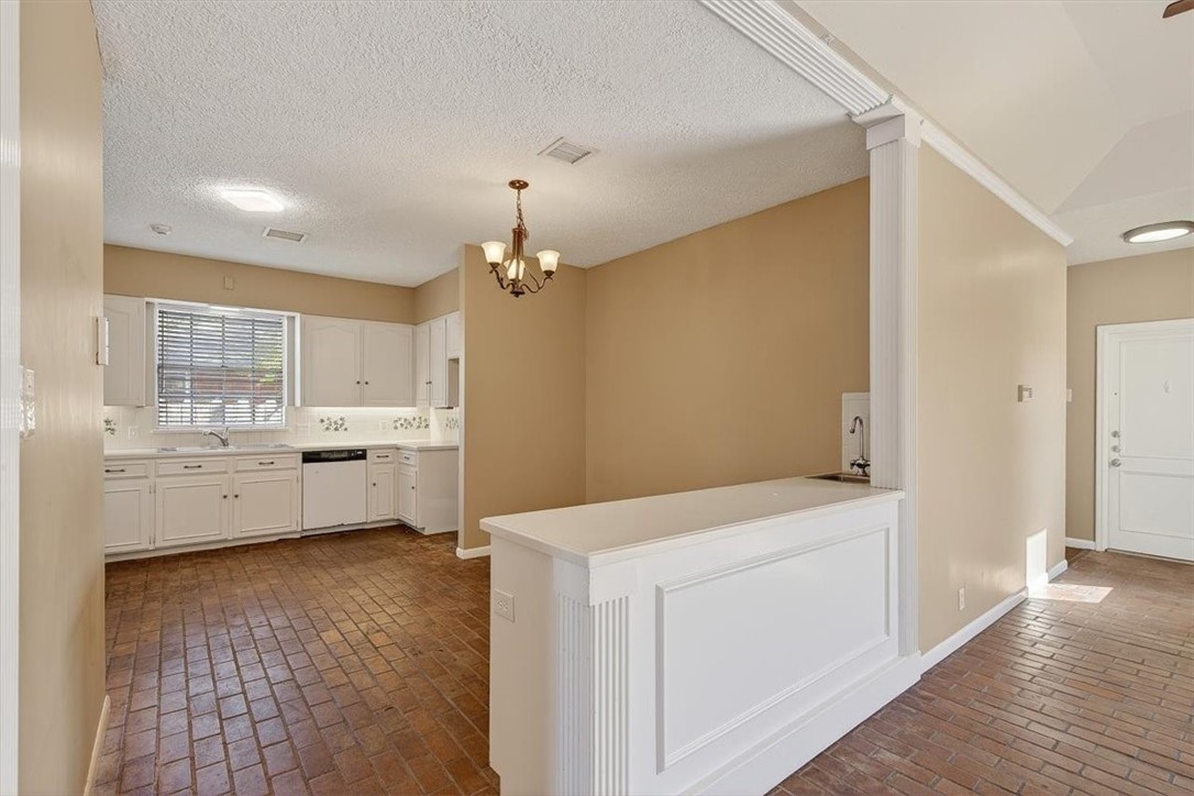 6418 Long Circle Property Photo 16