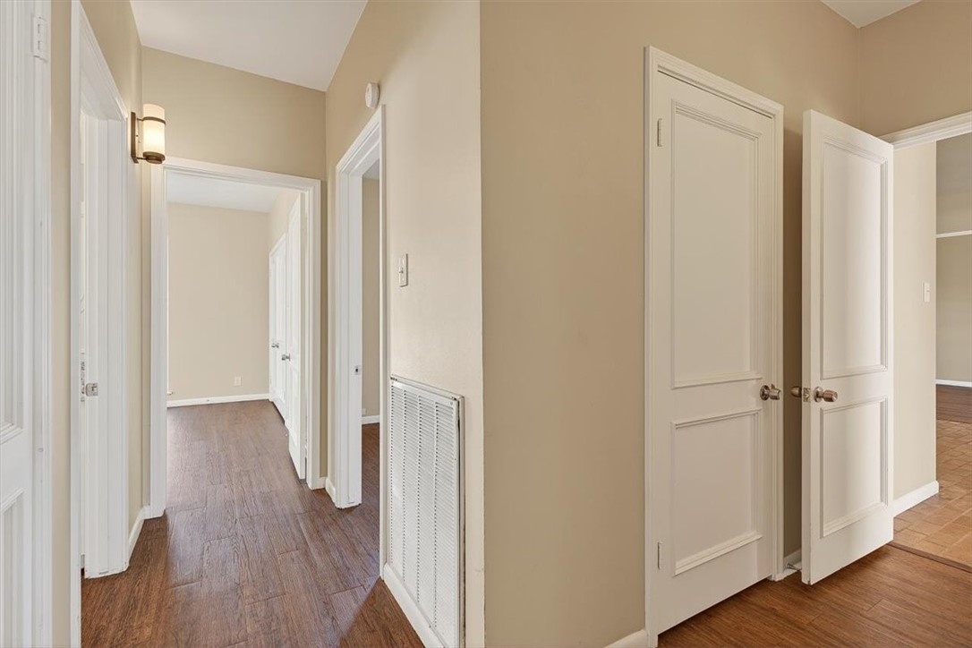 6418 Long Circle Property Photo 27