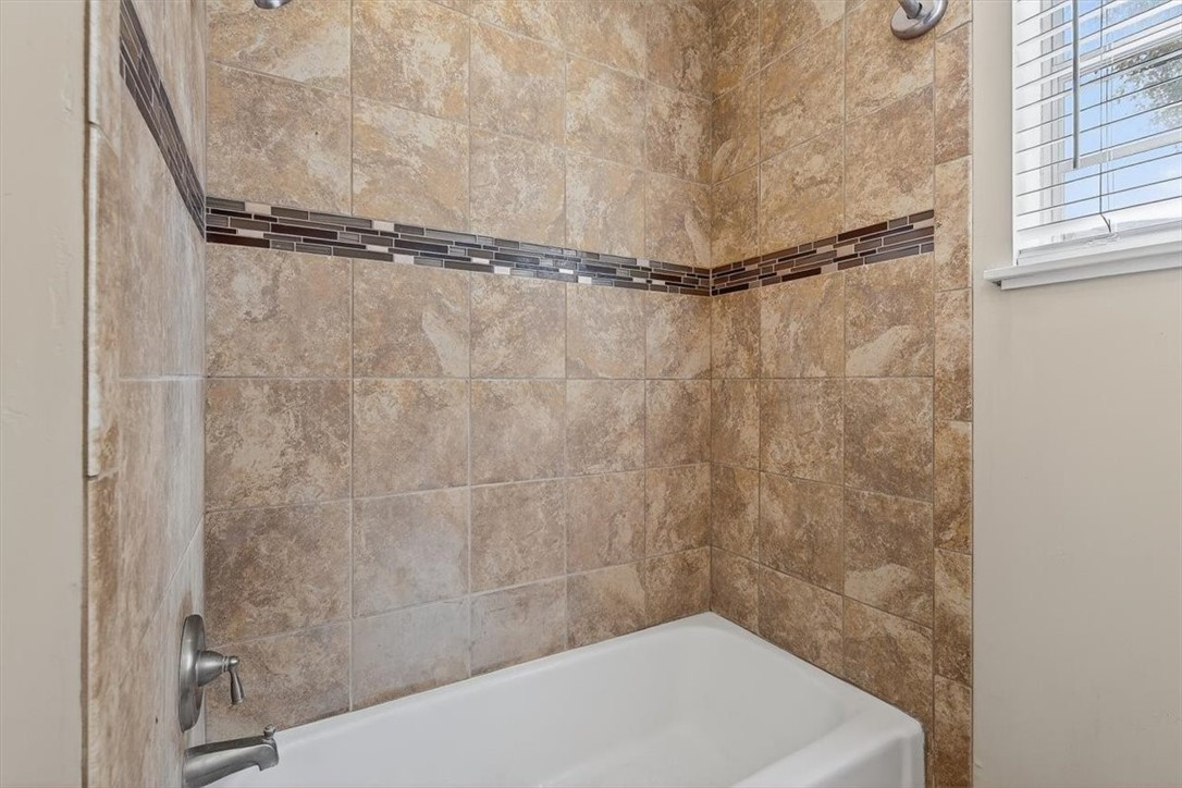 6418 Long Circle Property Photo 31