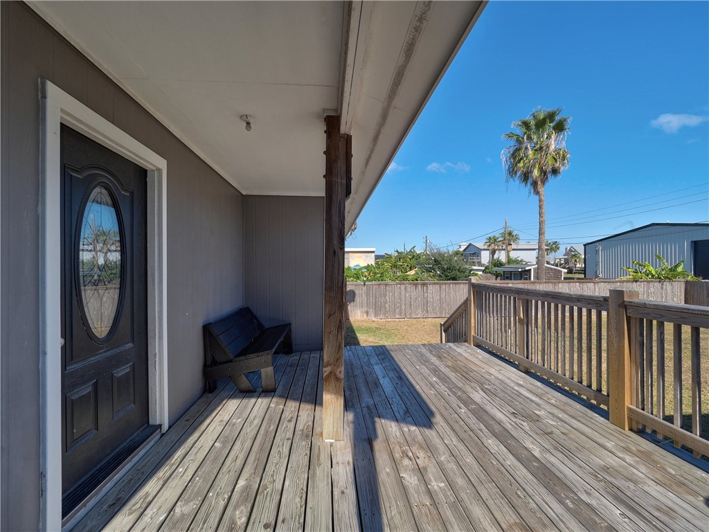613 Gulf St Property Photo 3