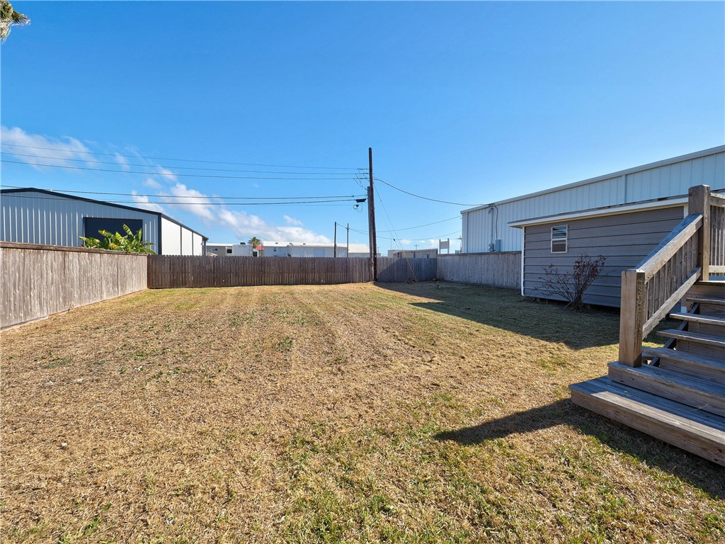 613 Gulf St Property Photo 4