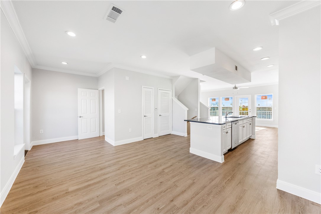14814 Whitecap Blvd Property Photo 8