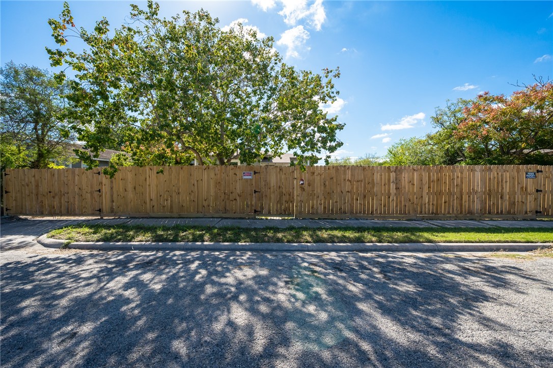 3609 Wright St Property Photo 3