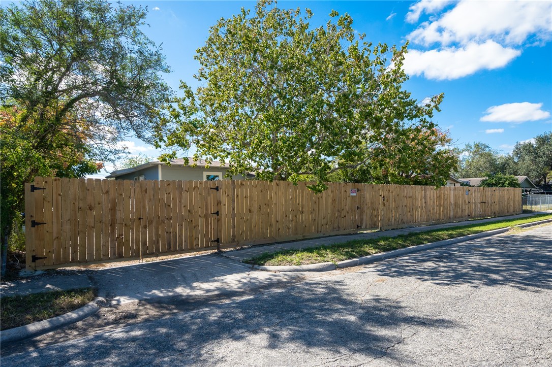 3609 Wright St Property Photo 4