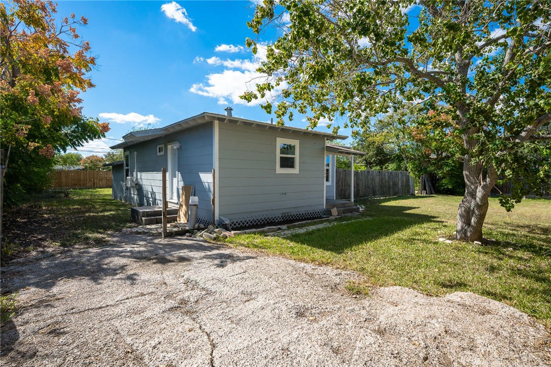 3609 Wright St Property Photo 6