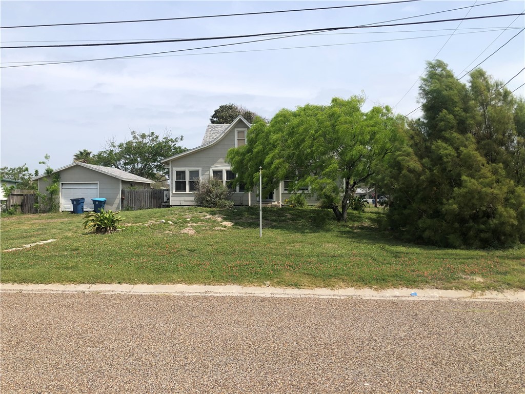 325 E Oaks Ave Property Photo 4