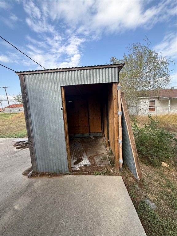 217 E Main St Property Photo 11