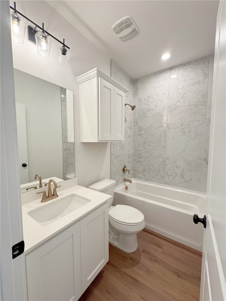 2405 Blessed St Property Photo 19