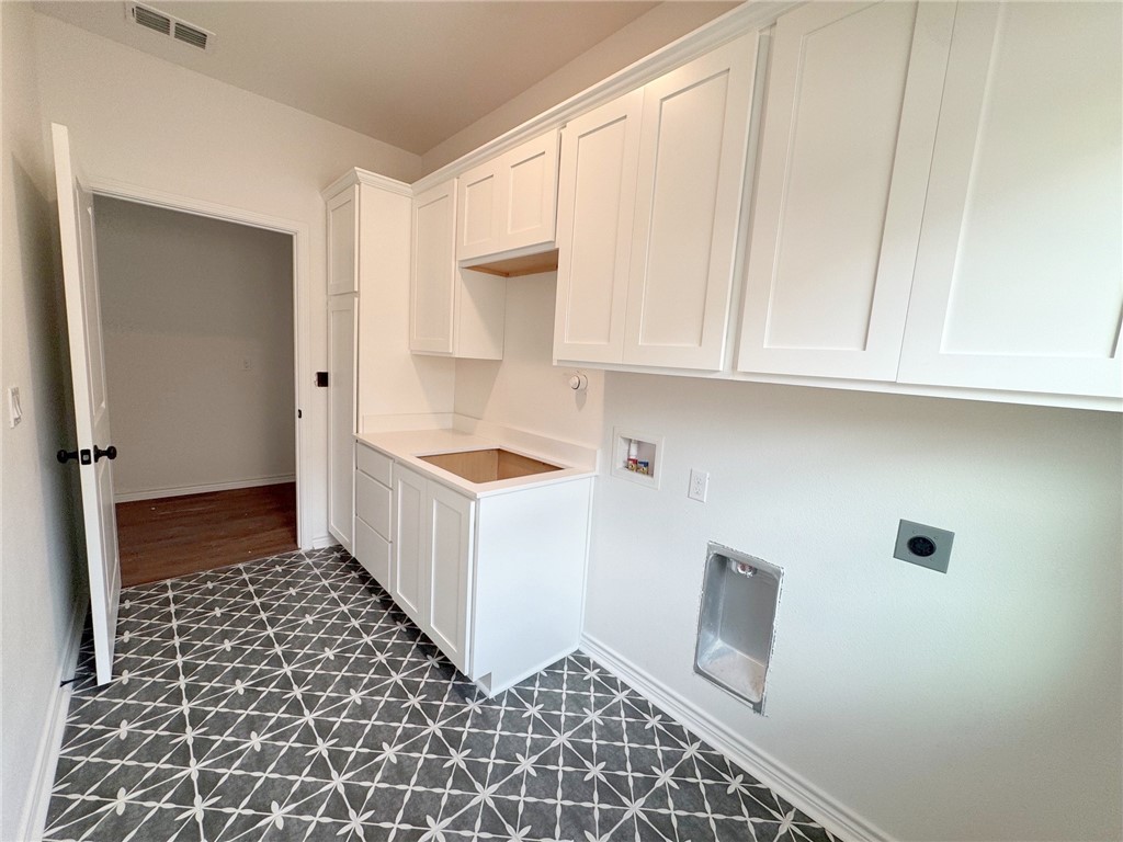 2405 Blessed St Property Photo 24