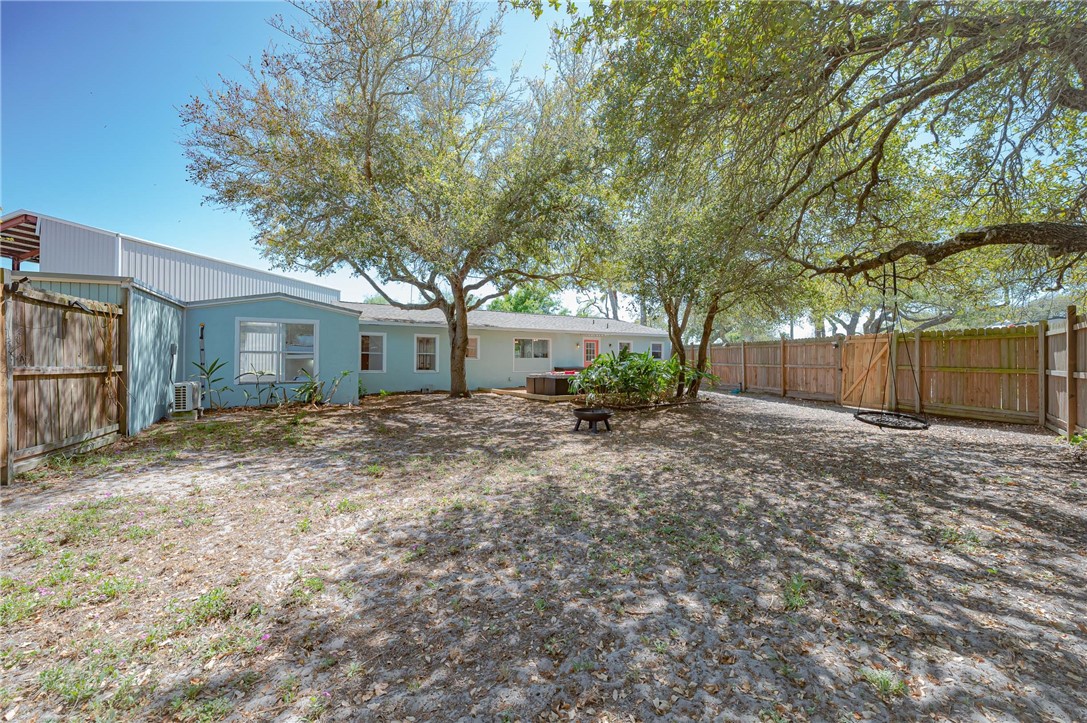 1604 Victoria Ave Property Photo 11