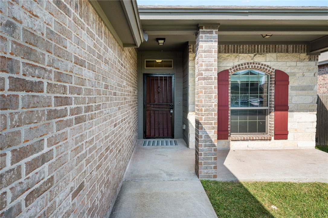 1032 Pasadena St Property Photo 3