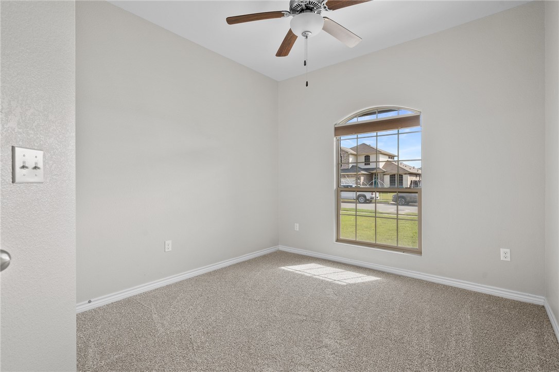 1032 Pasadena St Property Photo 7