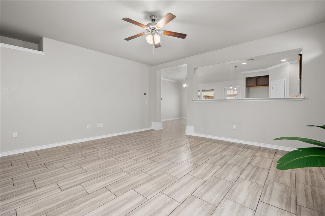 1032 Pasadena St Property Photo 9