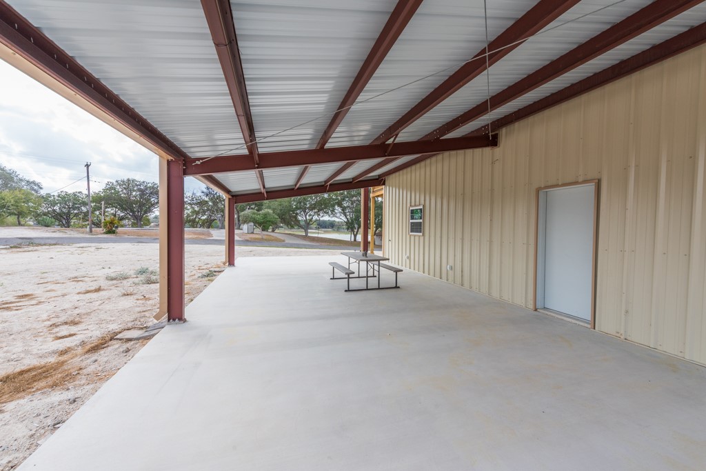 660 Carmel Dr Property Photo 38