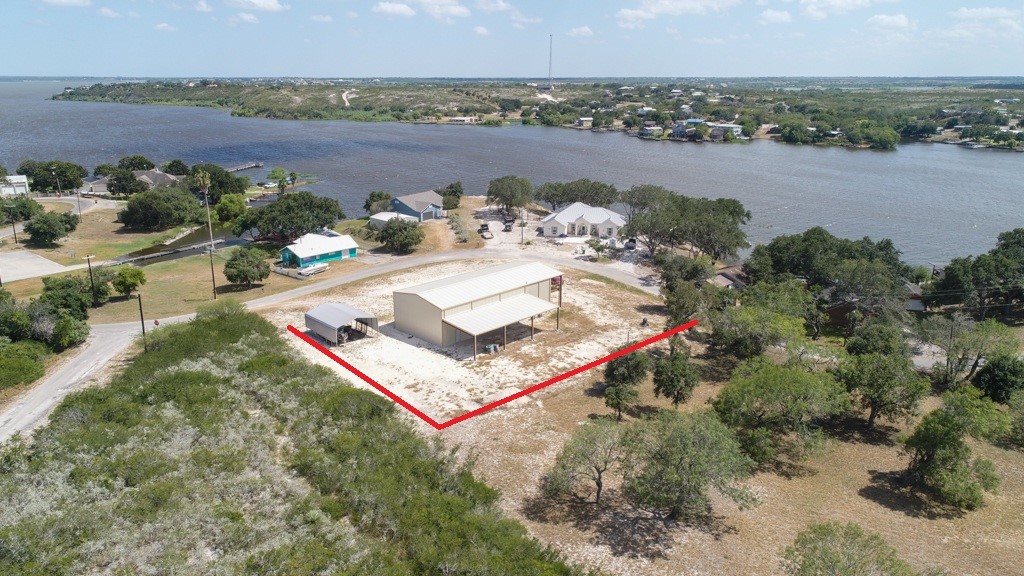 660 Carmel Dr Property Photo 40