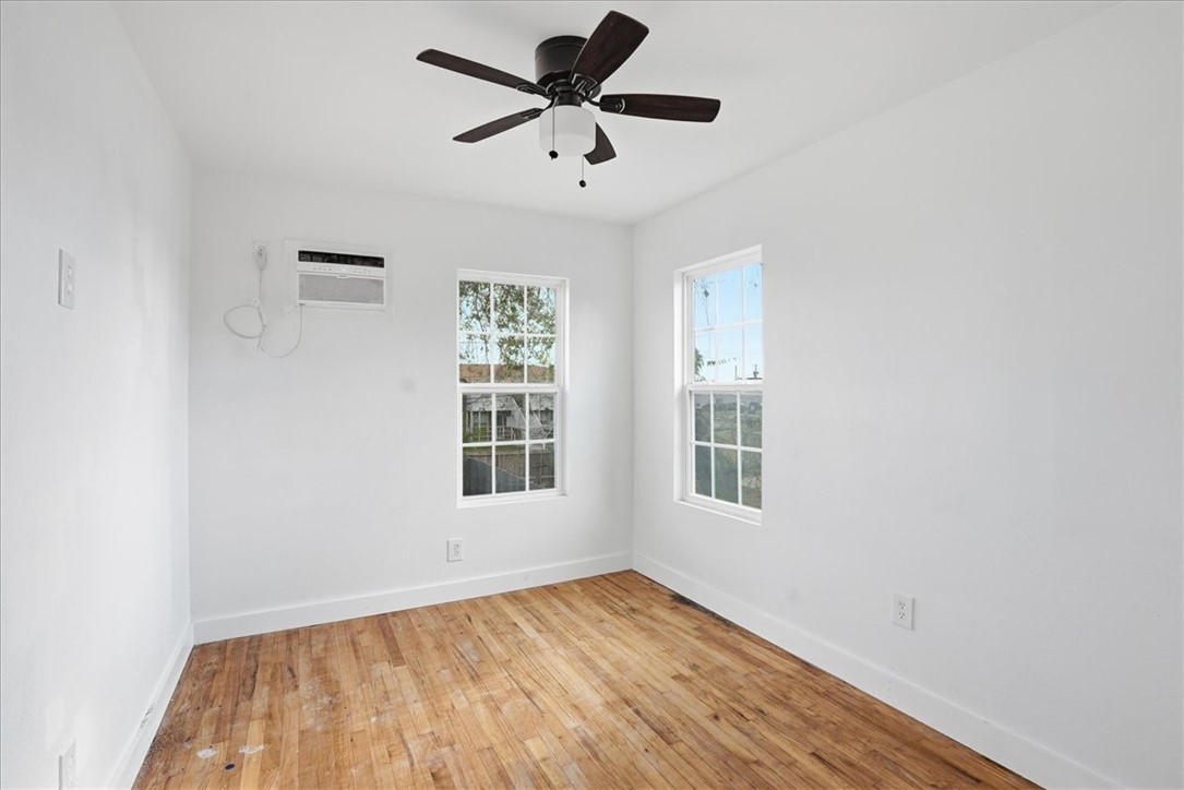 905 Louisiana Ave 2 Property Photo 3
