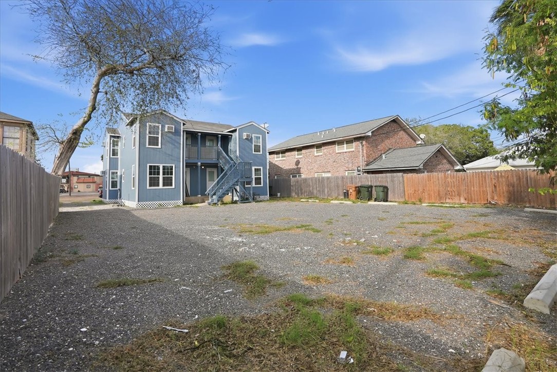 905 Louisiana Ave 2 Property Photo 6