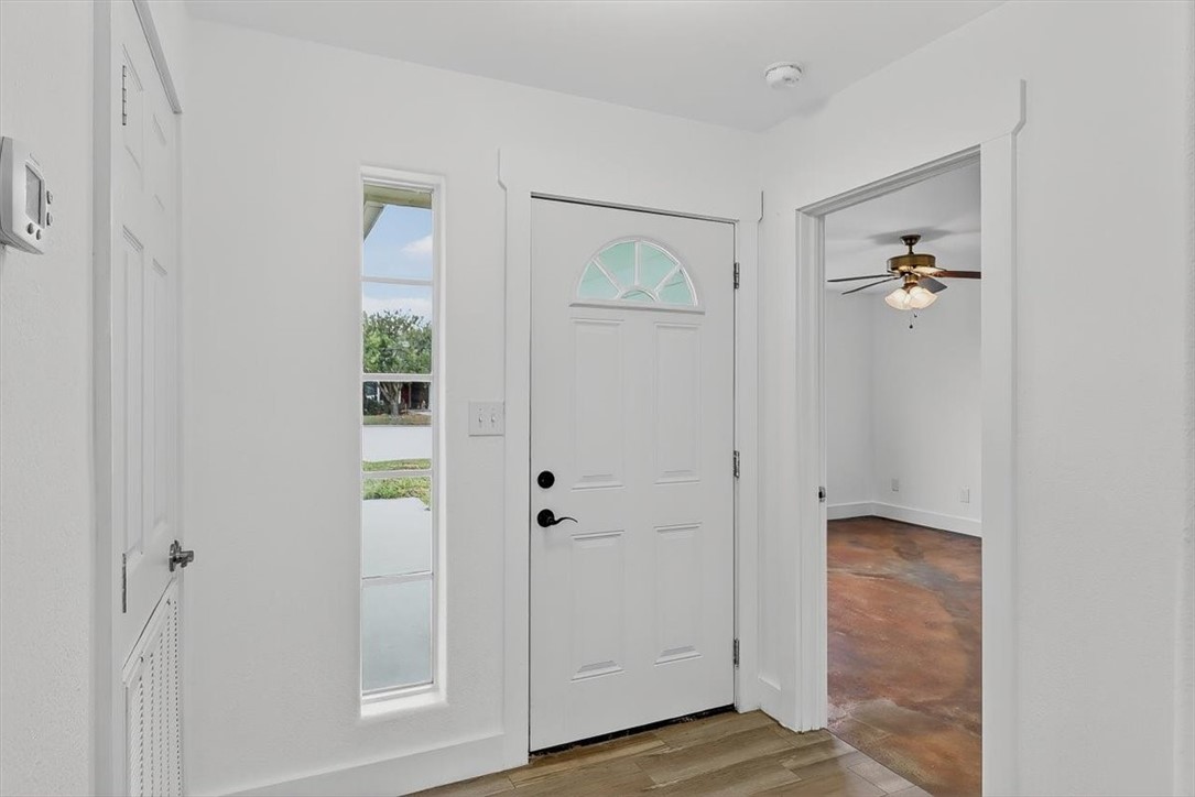 730 La Ronda Ct Property Photo 3