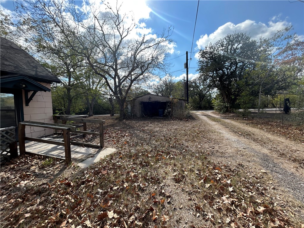 547 W Franklin St Property Photo 3