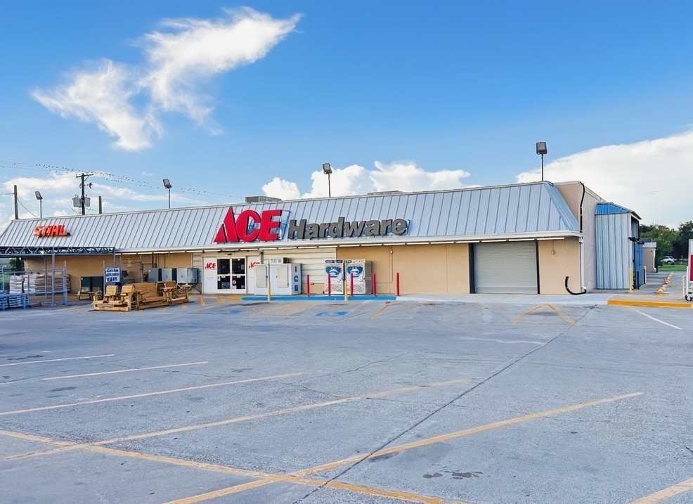 616 Us Highway 181 Property Photo 1