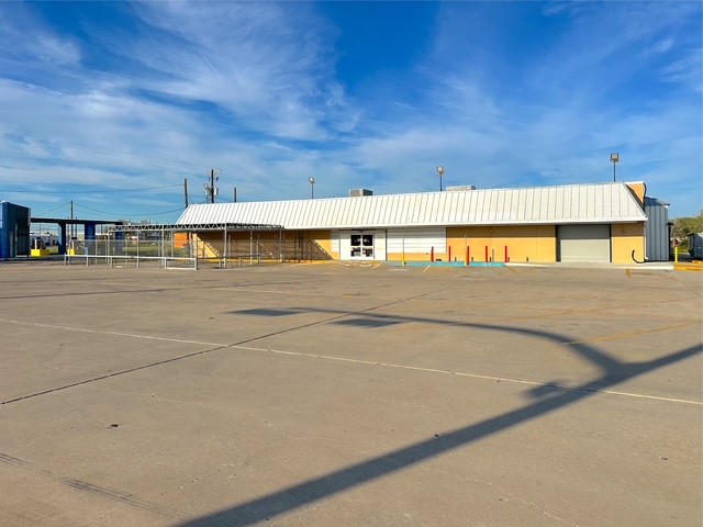 616 Us Highway 181 Property Photo 24