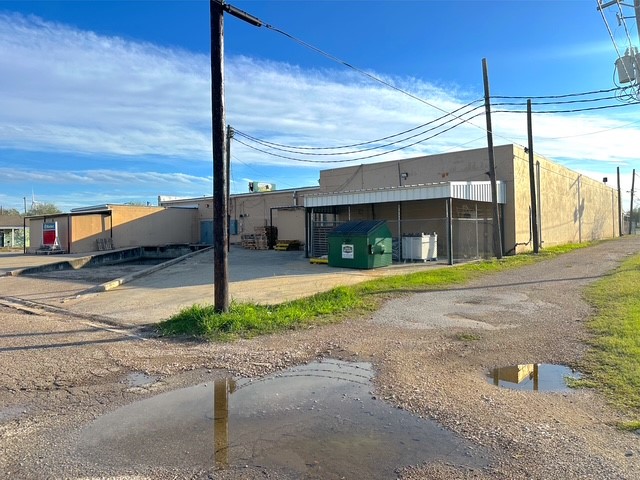 616 Us Highway 181 Property Photo 27