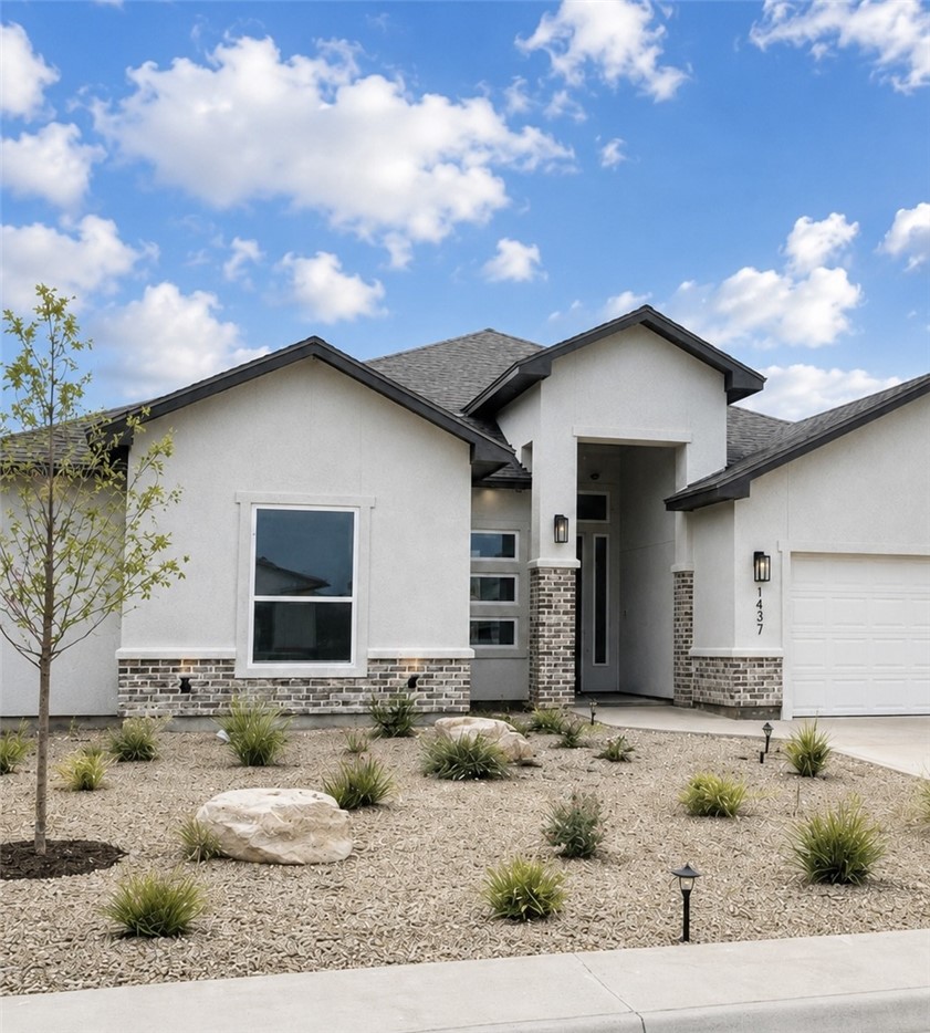 1437 Lois Chesney St