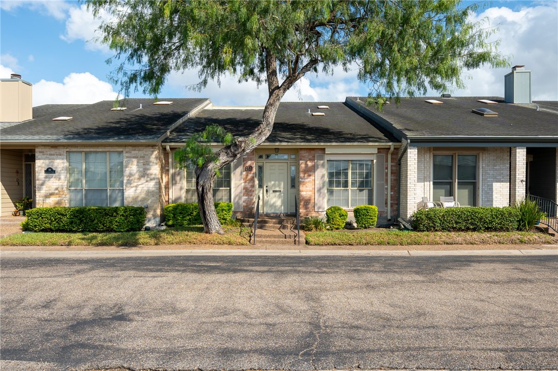 69 Lake Shore Dr 69 Property Photo 1