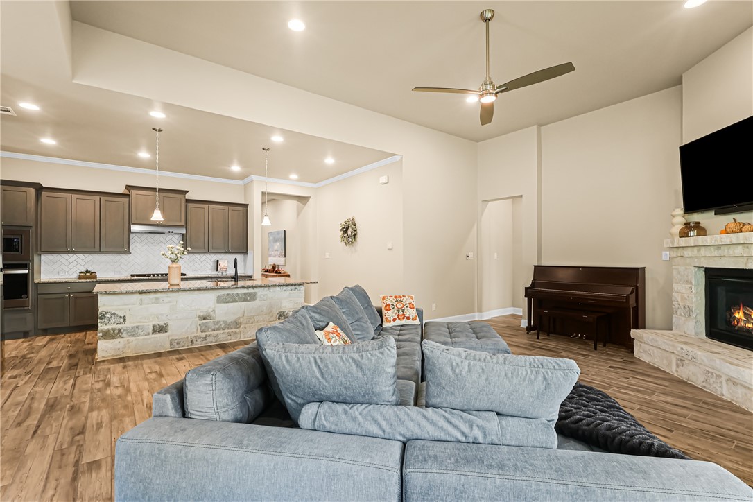 27103 Coltens Canyon Property Photo 3