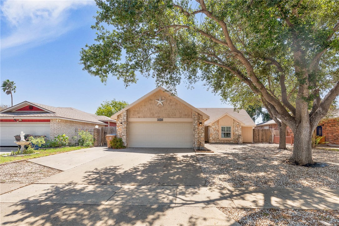 2238 BAFFIN BAY Dr Property Photo 1