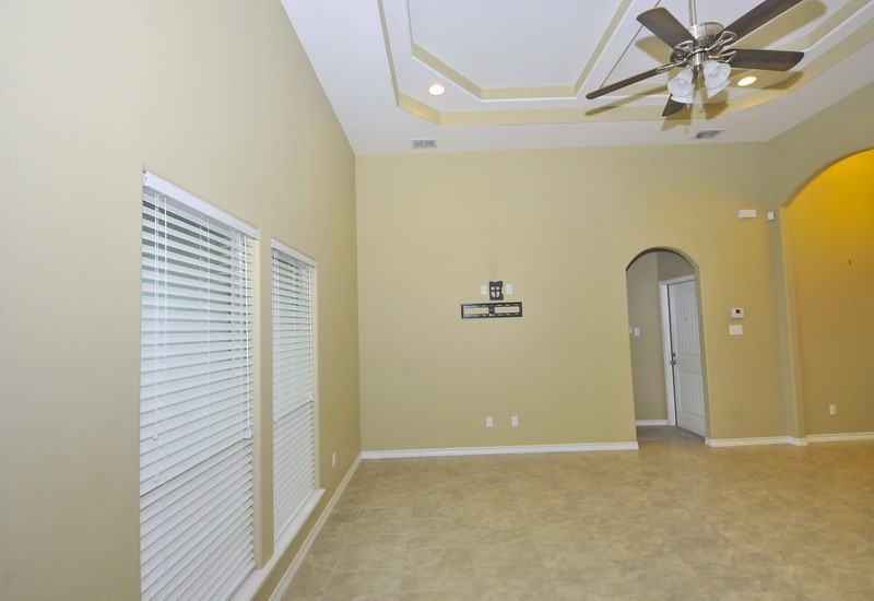 15609 Escapade St Property Photo 5