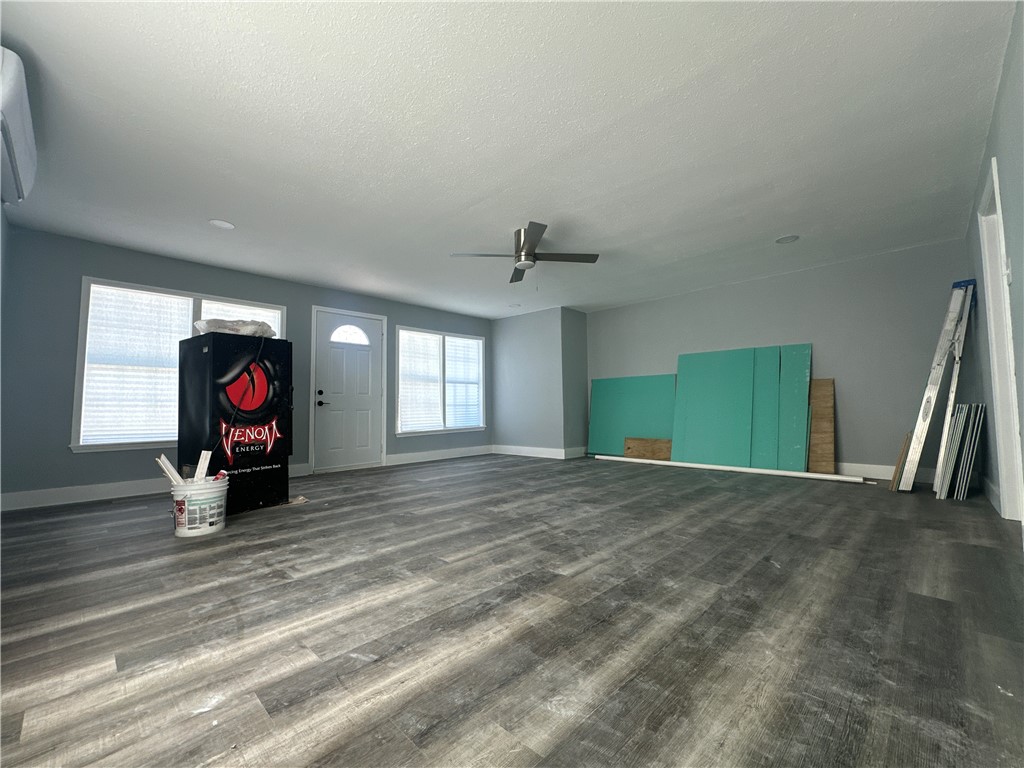 812 N Front St Property Photo 16