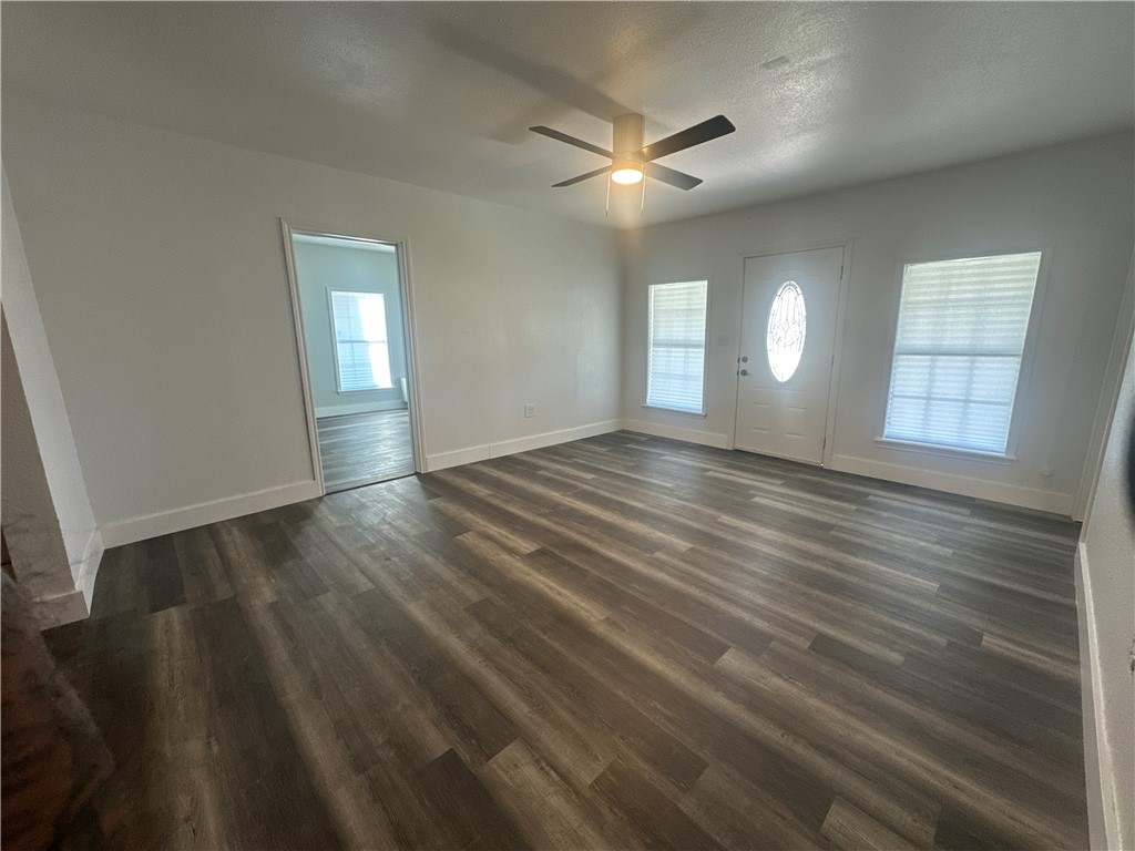 812 N Front St Property Photo 28