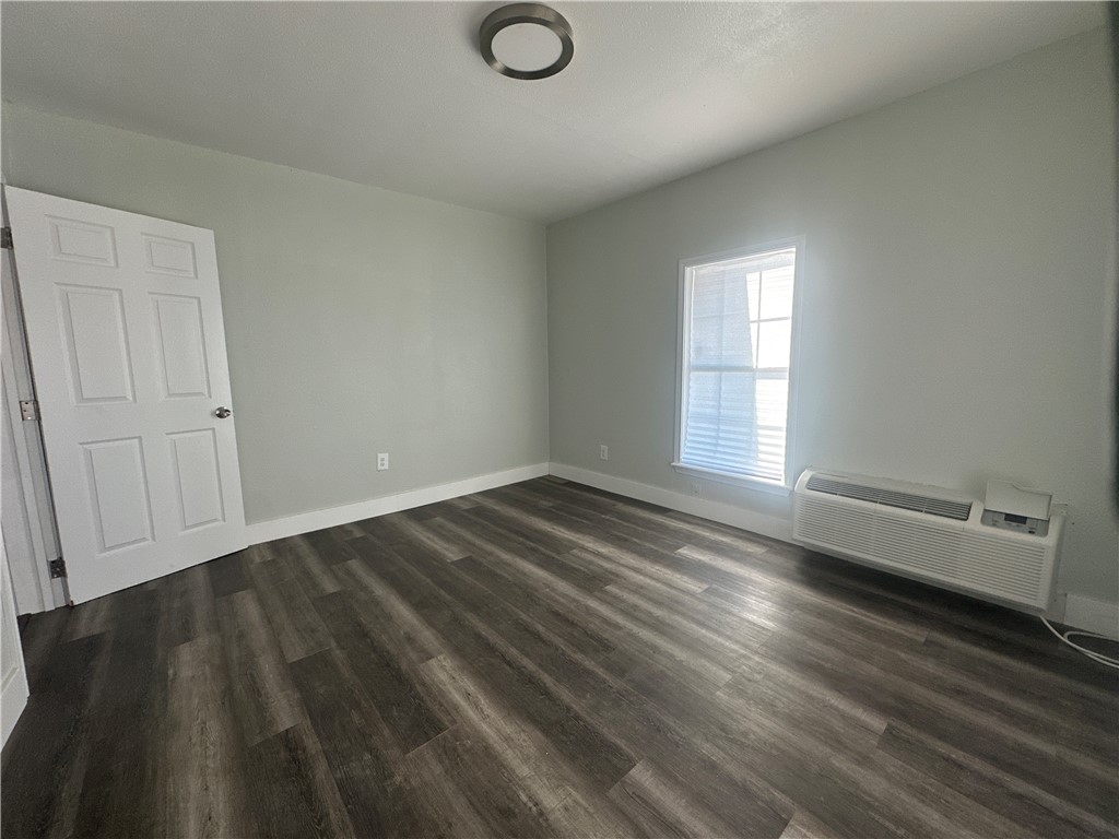812 N Front St Property Photo 30