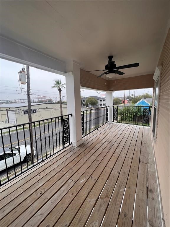 1318 N Mesquite St Property Photo 3