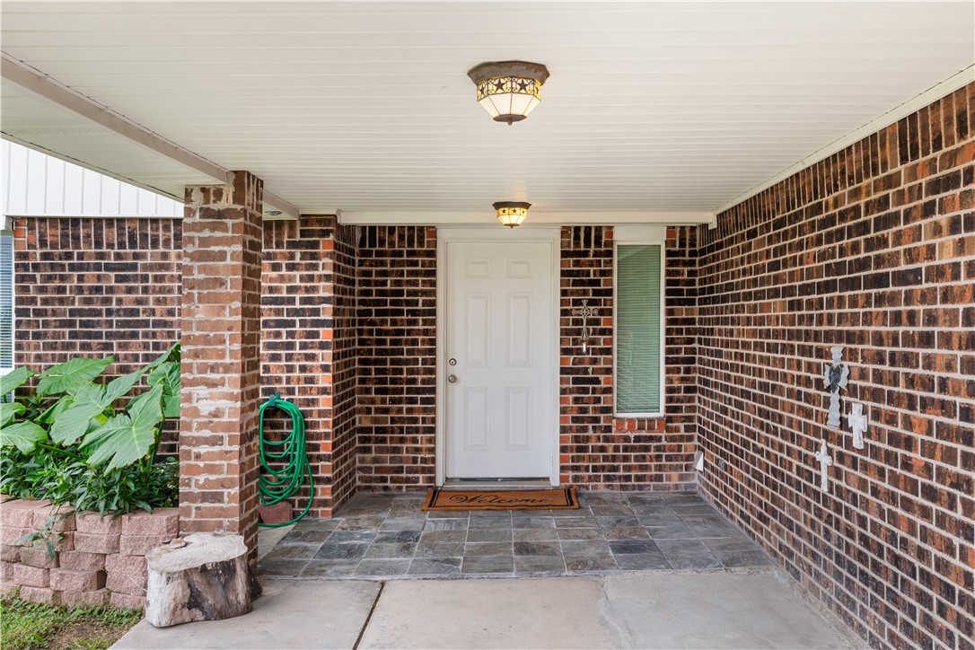 8101 Barrogate Dr Property Photo 2