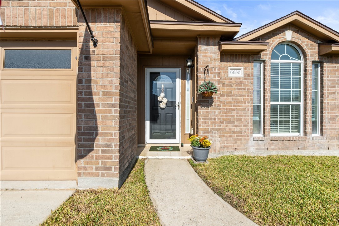 6630 Riding Wind Dr Property Photo 1