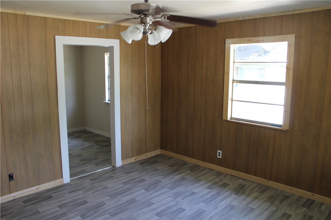 651 Trevino St Property Photo 6