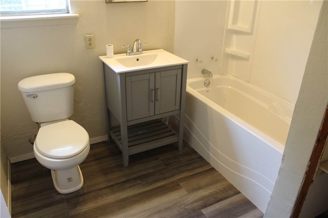 651 Trevino St Property Photo 9